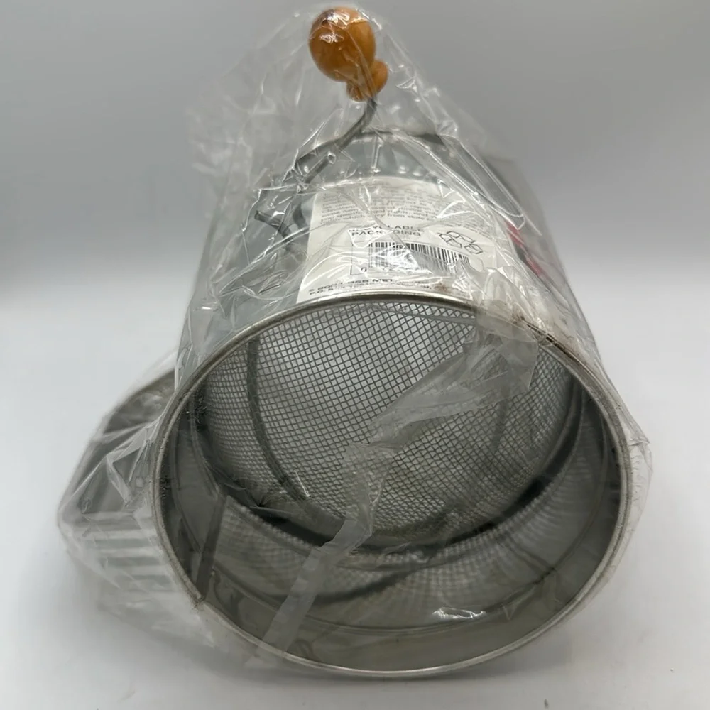 3-cup metal flour sifter